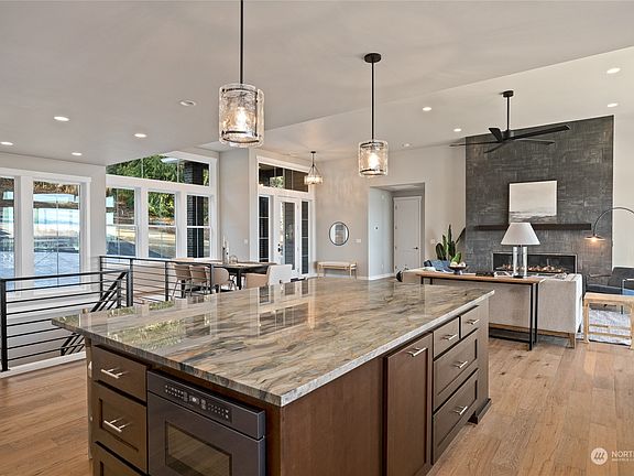 5th image of 401 Vesper Way