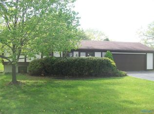 513 N Wintergarden Rd, Bowling Green, OH 43402