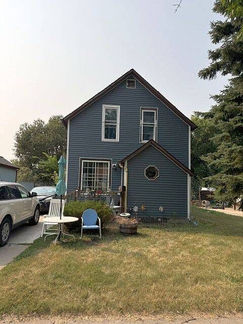 1st image of 1026 2nd St NE