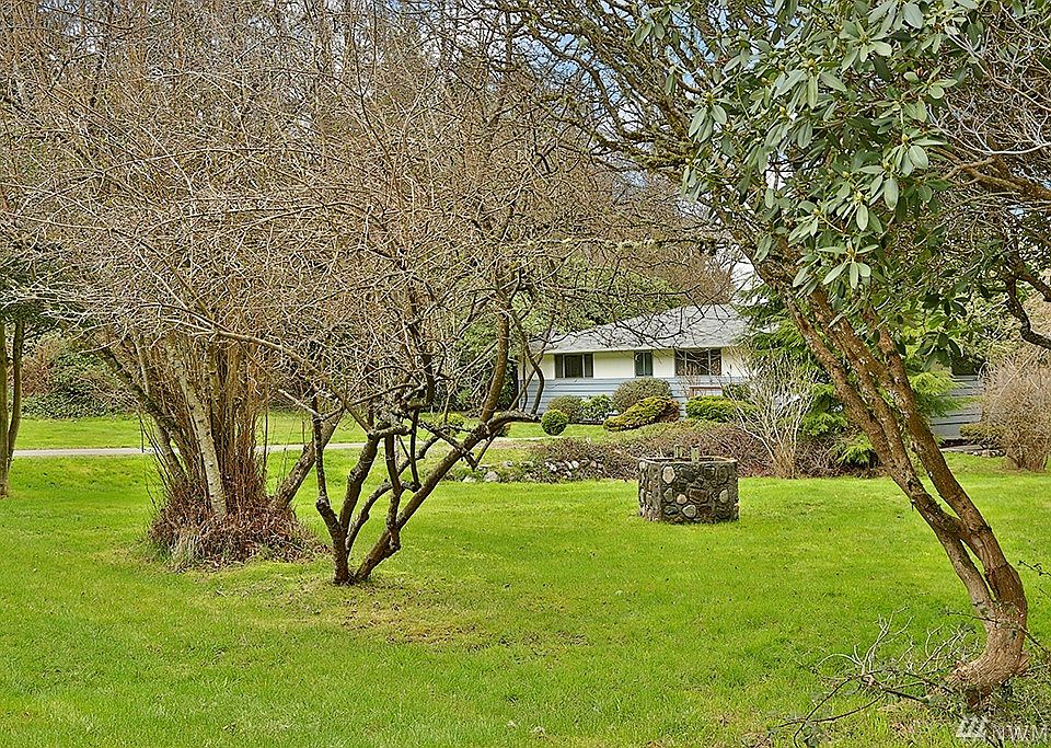 1st image of 956 Sandy Point Rd