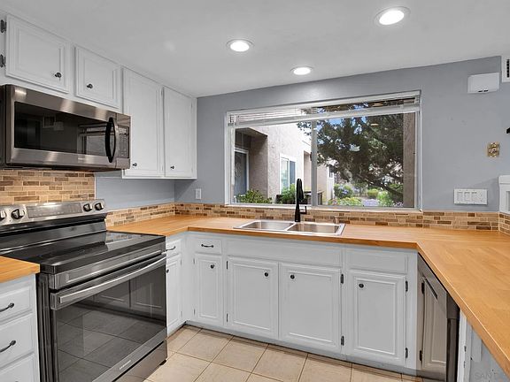 2nd image of 23823 Green Haven Ln