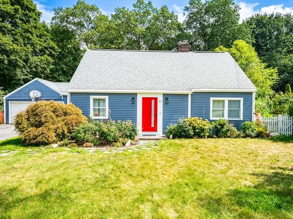 117 Cedar St, Lexington, MA 02421