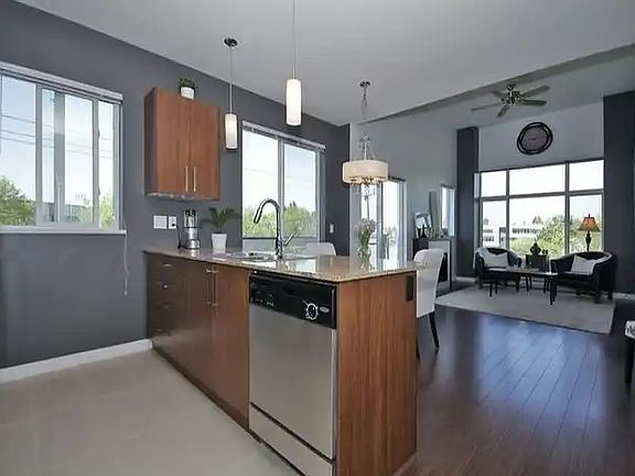 2nd image of 2943 Nelson Pl #406