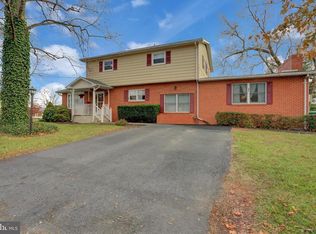 8182 Scenic Dr, Shippensburg, PA 17257