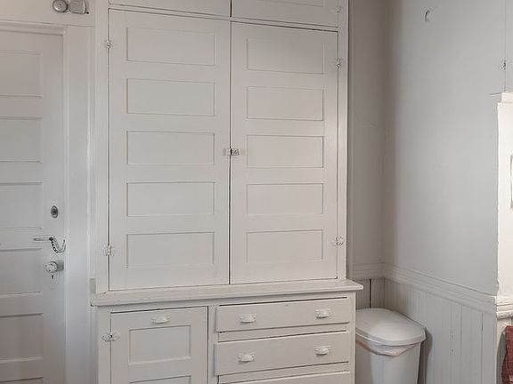 4th image of 106 Clarendon St APT 3