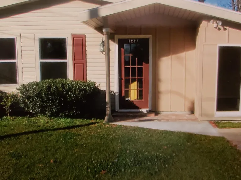 1229 Georgia St — Photo 10