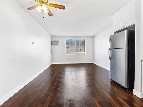 4th image of 1911 W 2nd St #30