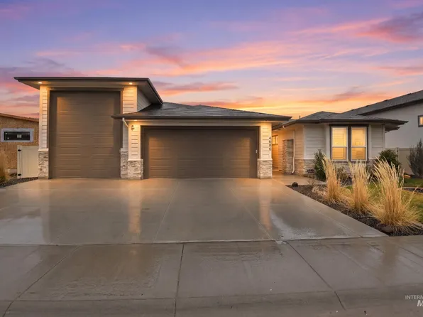 4640 N McKinley Park, Meridian, ID 83646