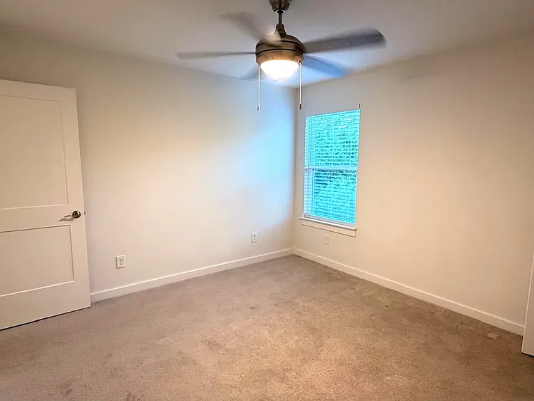 2420 Danilynn Dr — Photo 22