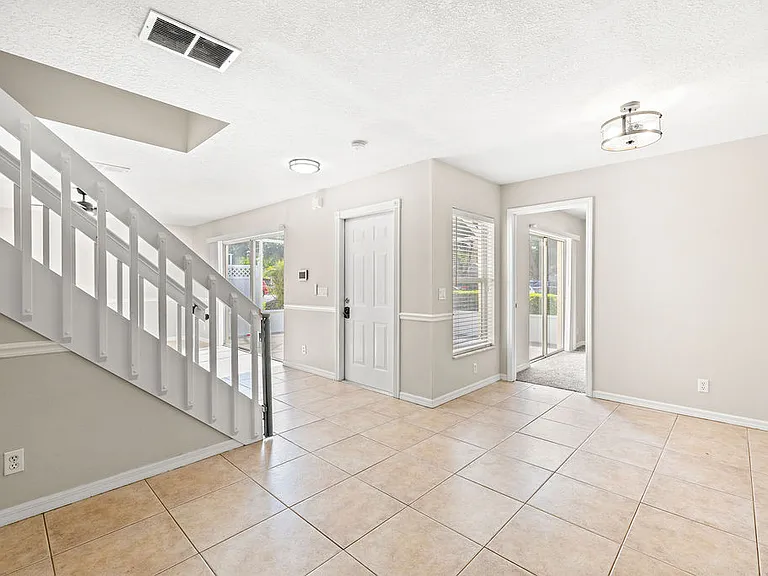 1542 N Lawnwood Cir #37D — Photo 5