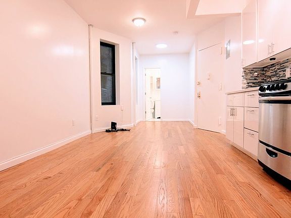 4th image of 321 E 88th St APT 7