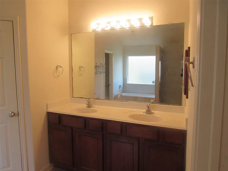 2611 Colony Haven Cir — Photo 13