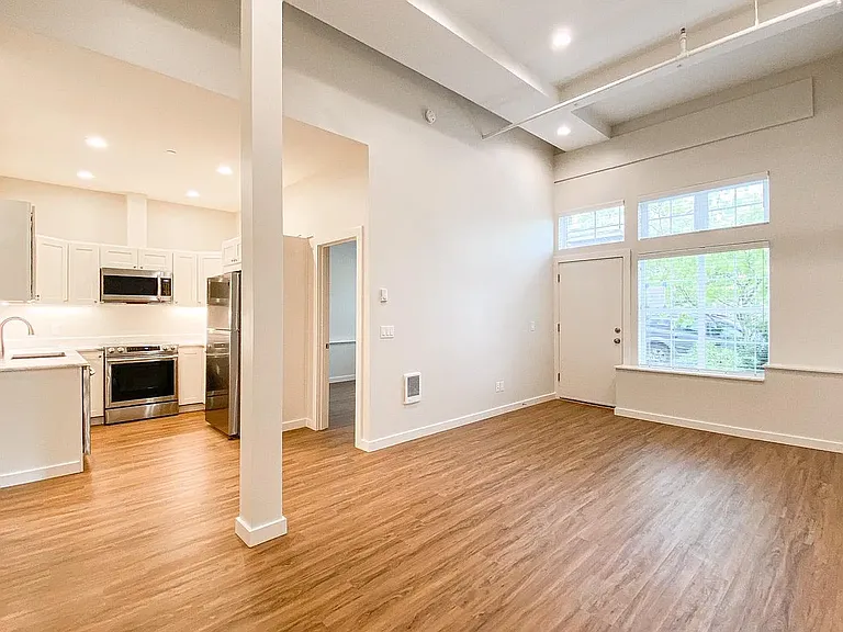311 TG 311 LLC — Photo 3