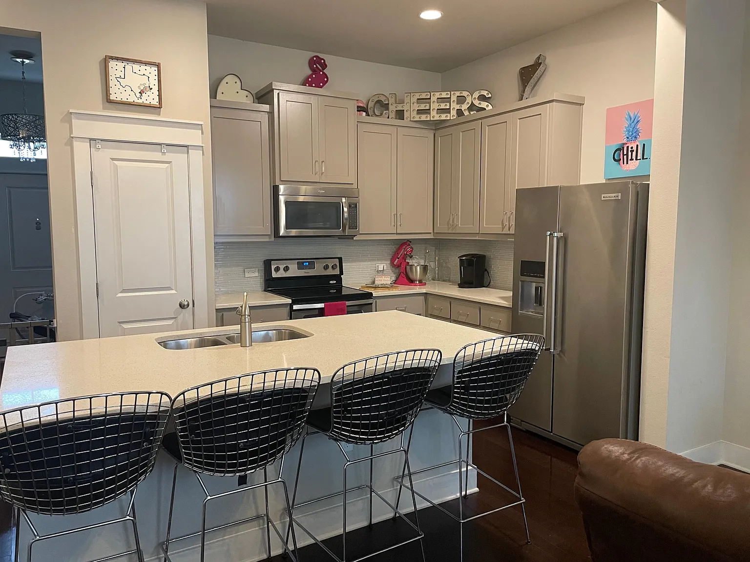 2 bed, 1828 sqft, $2,550 — Photo 2
