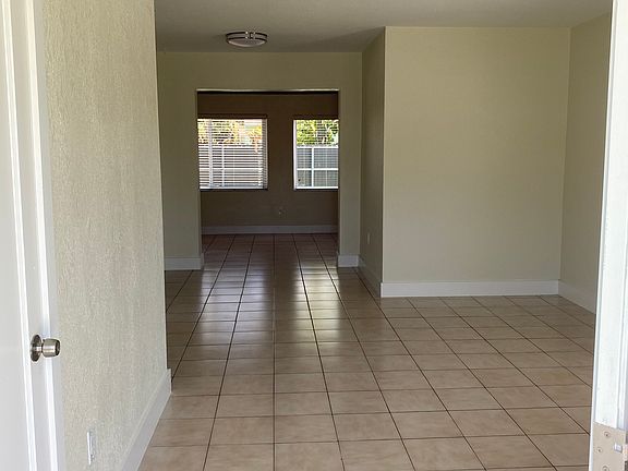 View from front door to Florida room.