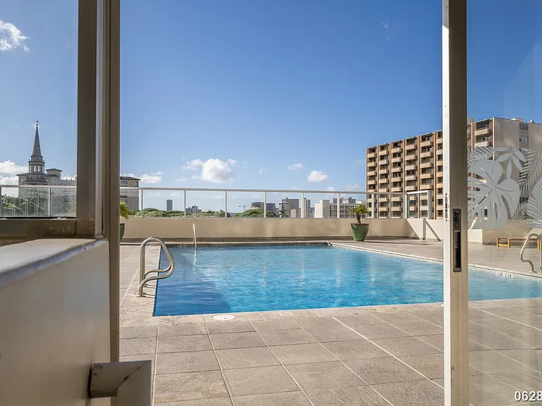 1212 Punahou St #3305 — Photo 32
