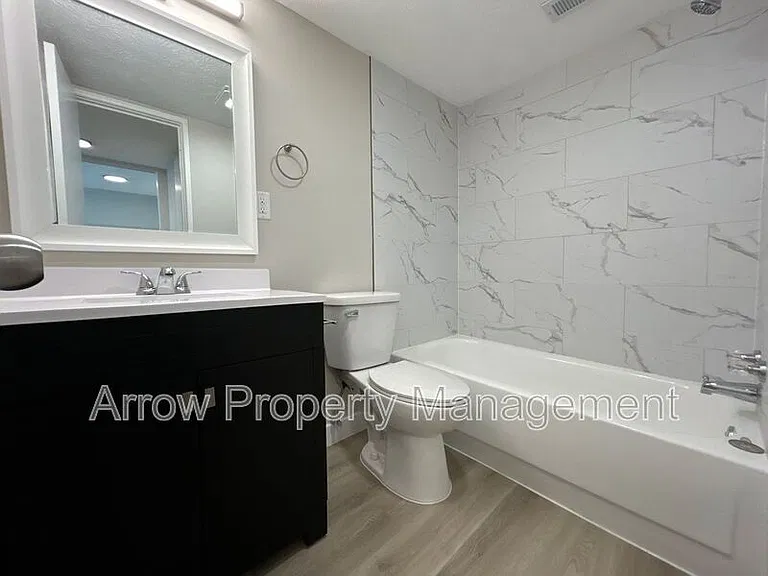 5703 S 14th St #3 — Photo 6