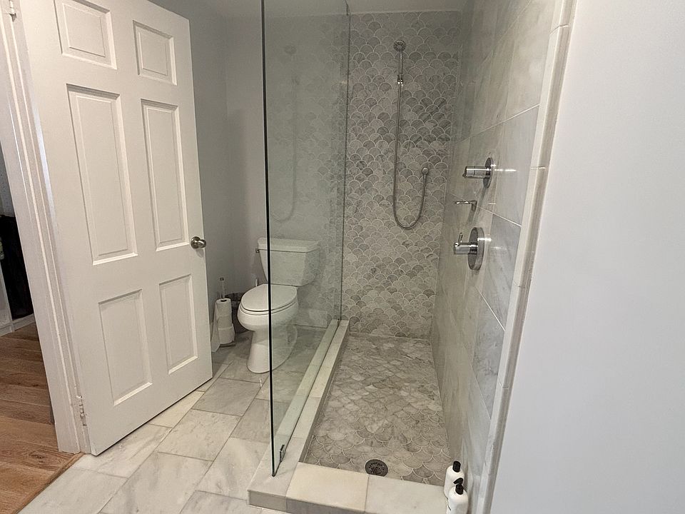 1st image of 130 Yacht Club Dr APT 1