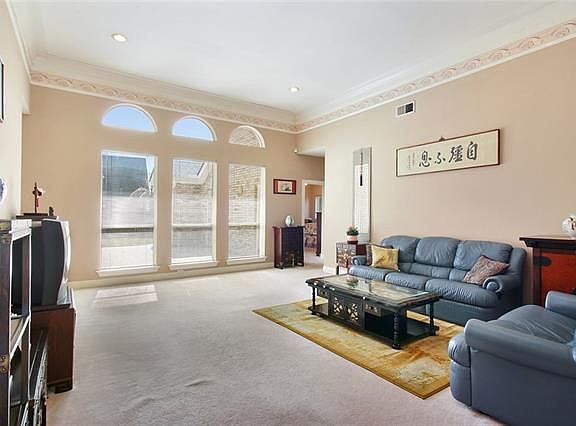 3rd image of 3736 Lake Timberlane Dr