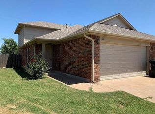 604 Garrison Ln, Yukon, OK 73099