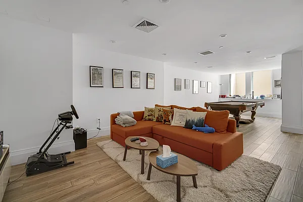 Rented by Compass | media 7