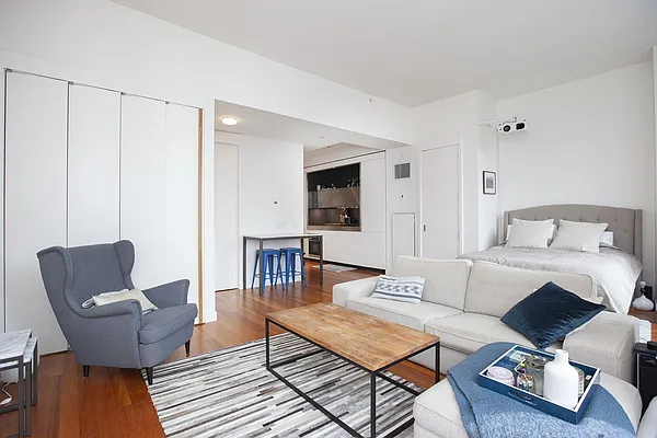 Rented by Evans Real Estate | media 2