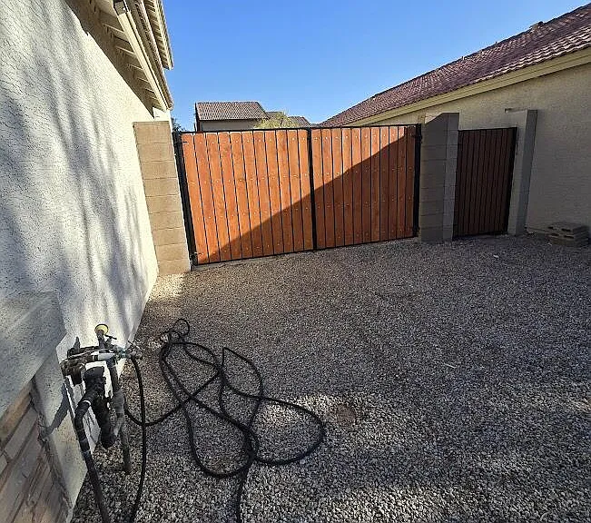 1313 E 9th Pl — Photo 16
