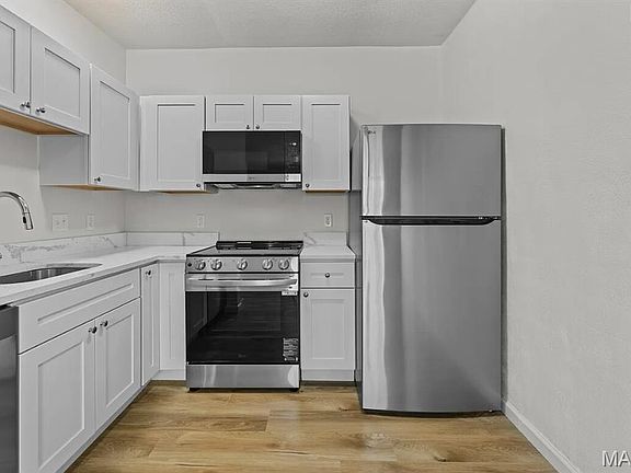 5th image of 2111 Bellevue Ave