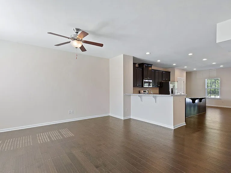 8076 Creekside Village Dr — Photo 14