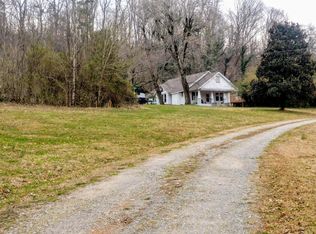 3086 Dug Gap Rd, Louisville, TN 37777