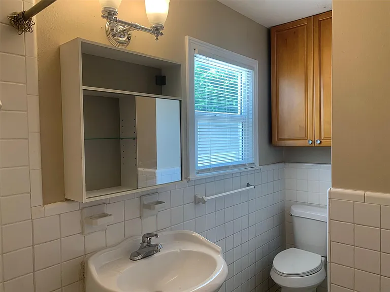 307 Avondale St #2.5 — Photo 21
