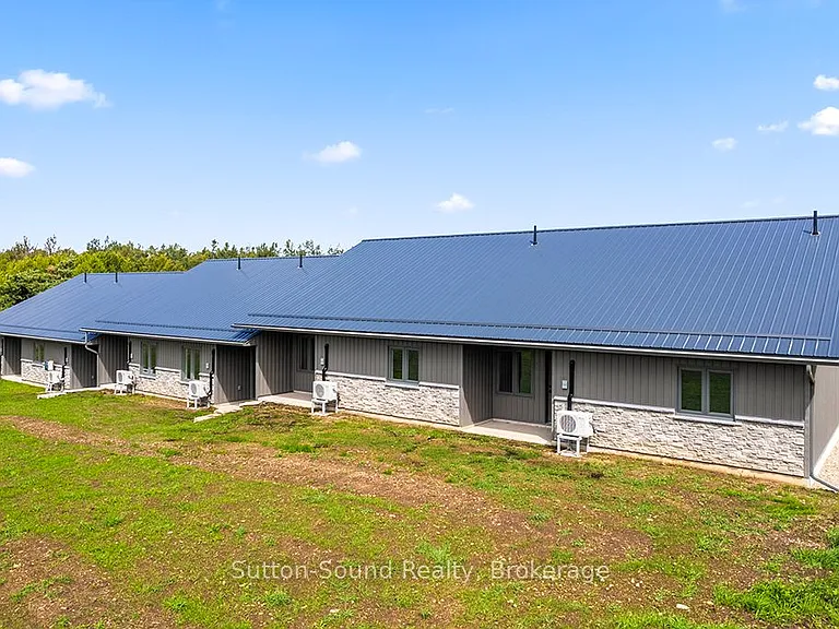 18 Maple Golf Cres #3 — Photo 35