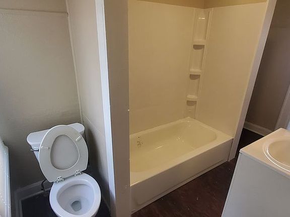 4th image of 1106 N Tibbs Ave