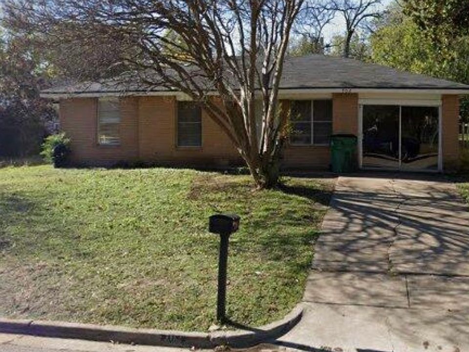 1st image of 702 Horseshoe Dr