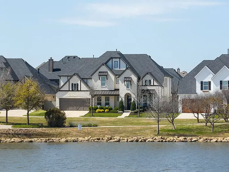 145 Waterside Dr — Photo 37