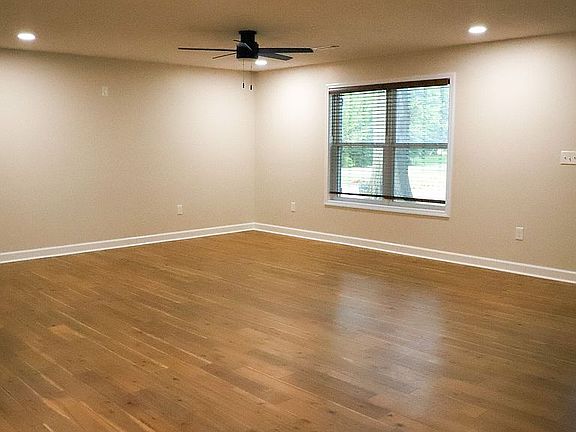 5th image of 1300 Sunny Dr
