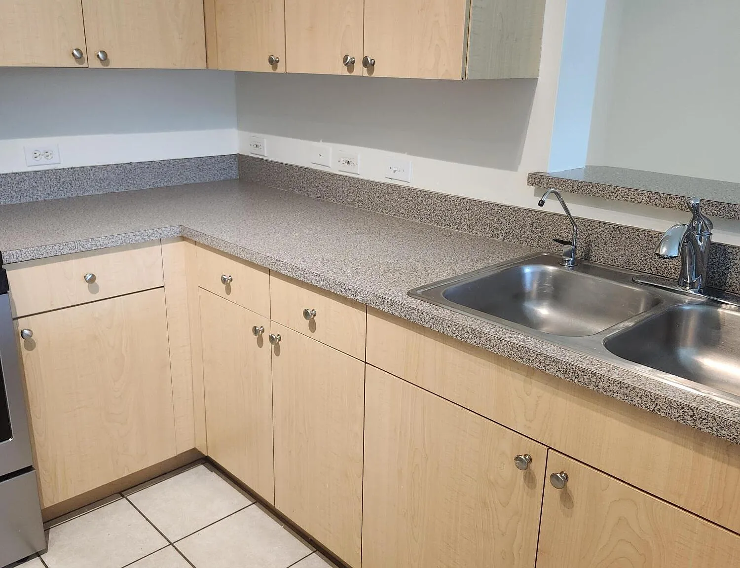 2 bed, 2.0 bath, 1074 sqft, $2,300 — Photo 4