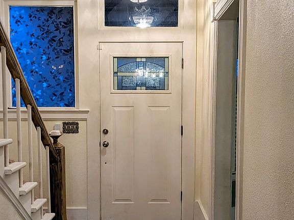 Interior entry from front door