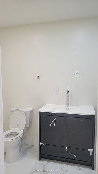 Toronto House for rent - 4 Bedrooms — photo 10