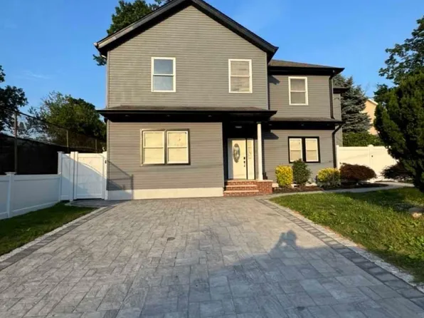 1 Pelham Pl, Bergenfield, NJ 07621