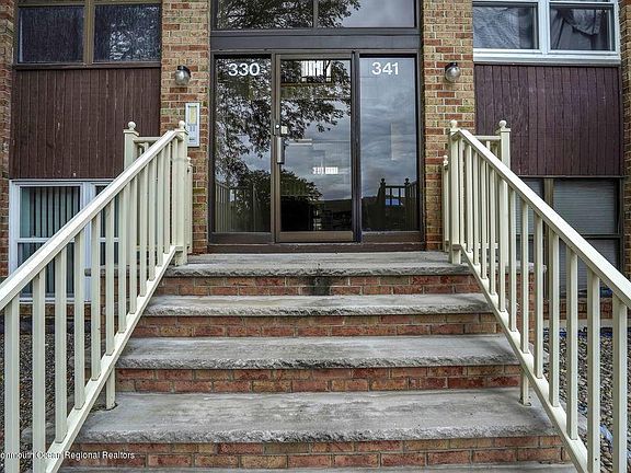 4th image of 338 Sharon Garden Ct #338