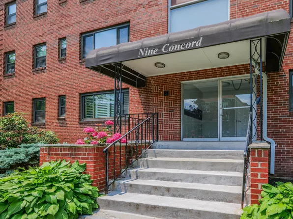 9 Concord Street APT B4, West Hartford, CT 06119