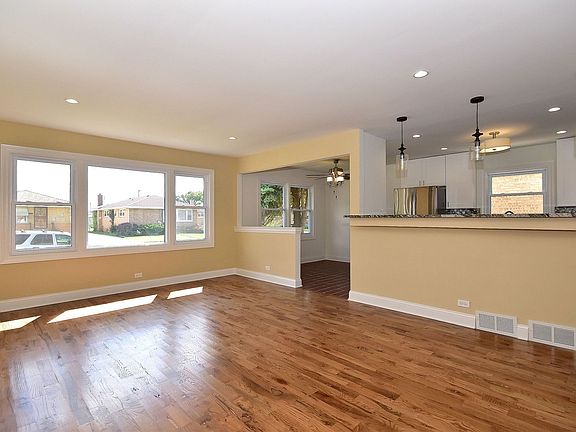 2nd image of 2446 Nona St