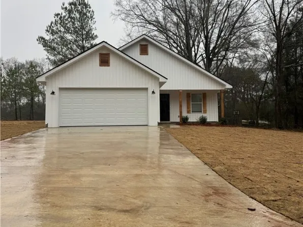 248 Raintree St, Moundville, AL 35474
