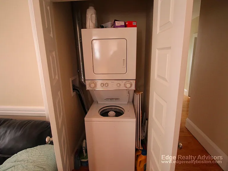 29 Montcalm Ave — Photo 9