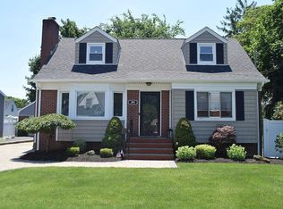 249 Elsie Ave, Merrick, NY 11566