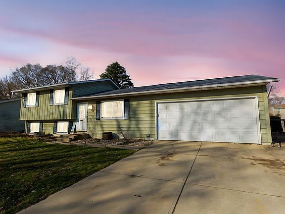 2nd image of 3002 Princeton Dr
