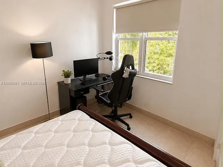 7918 Harbor Island Dr #310 — Photo 21