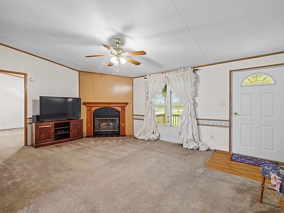 3rd image of 1210 Thousand Oaks Trl