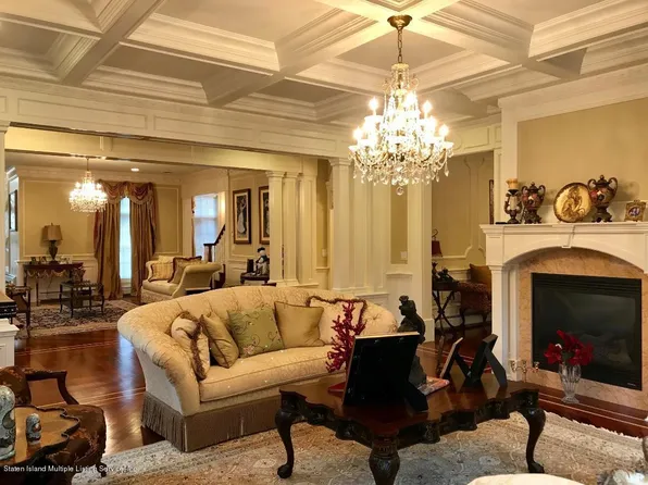 32 Circle Road image 1 of 19